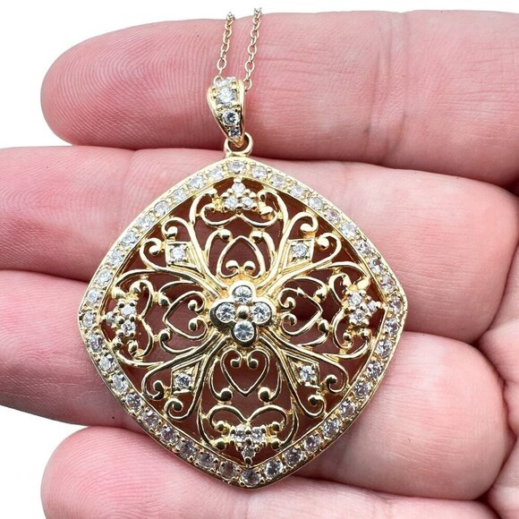 Veronese Italy 18K Gold Glad Cubic Zirconia Filagree Pendant Chain Necklace - Picture 1 of 5
